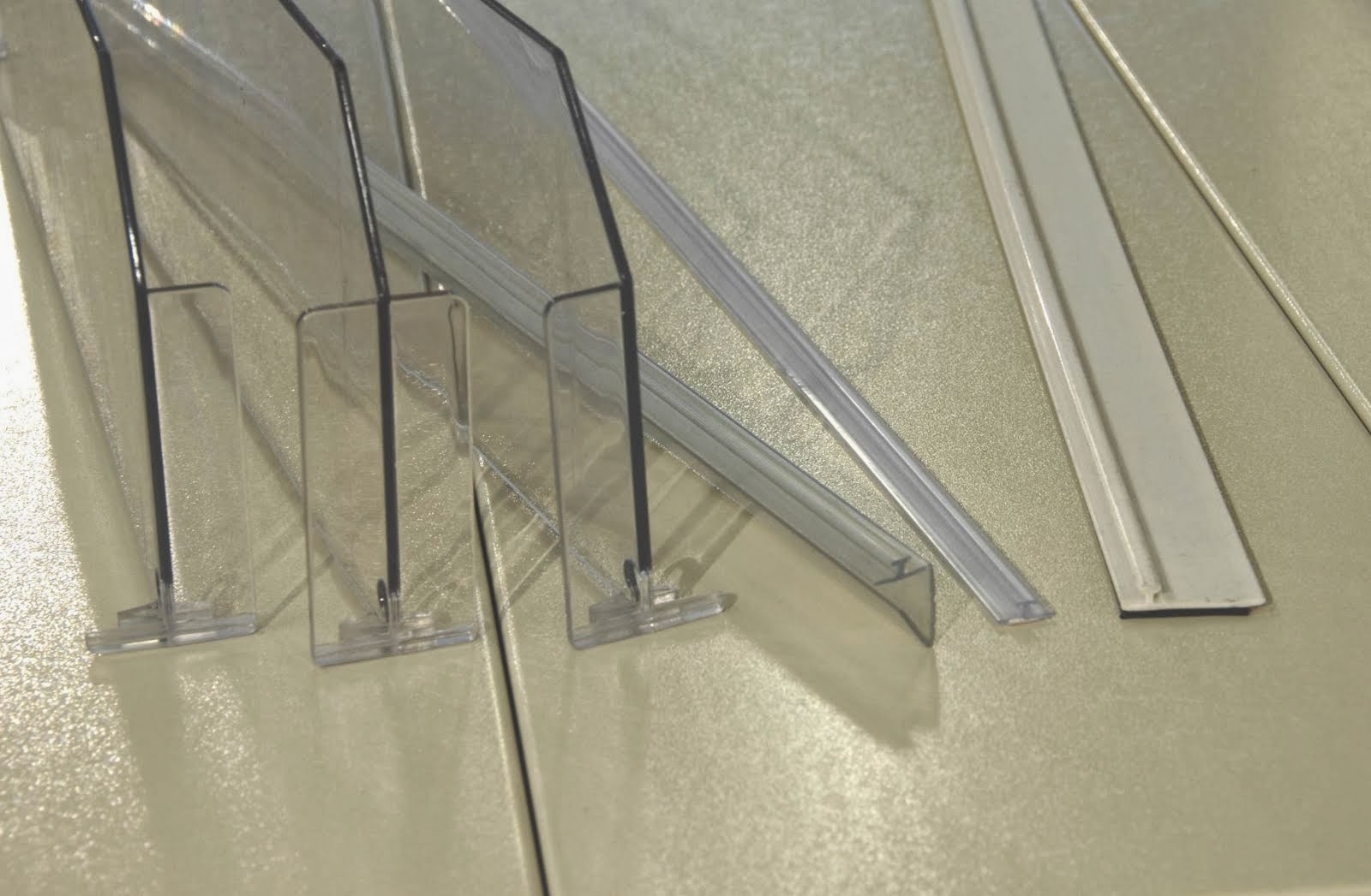 Store Fixtures Blog IncoFront, Acrylic Dividers' System