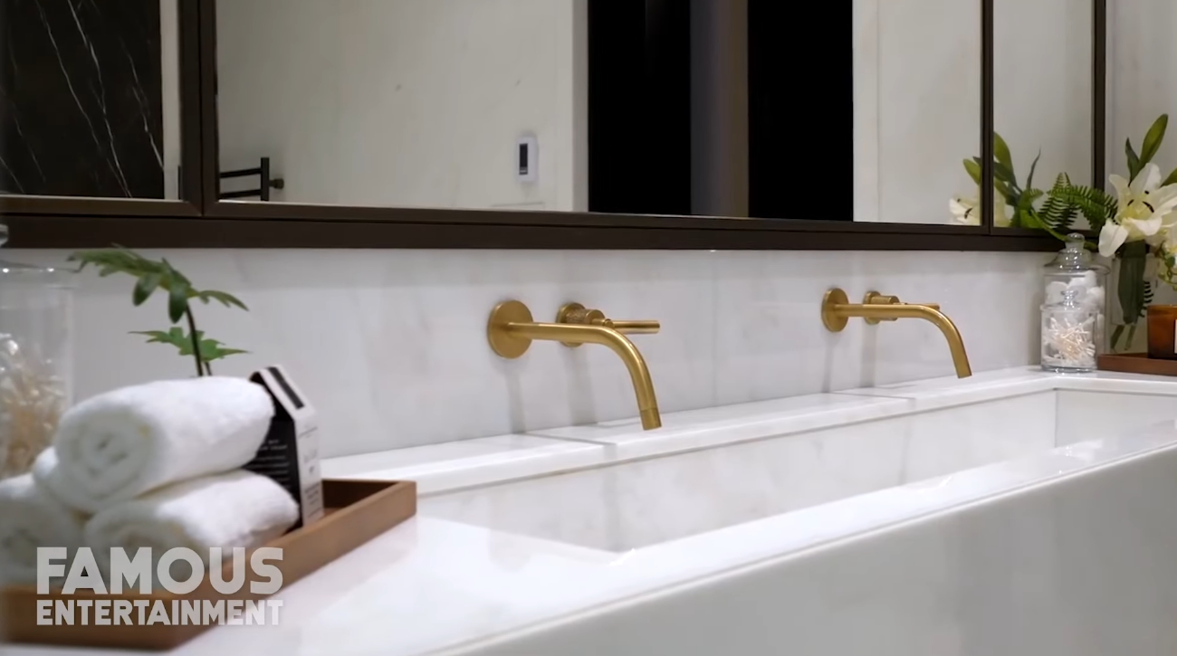 19 Photos vs. Lewis Hamilton | House Tour | $80 Million New York Penthouse - Luxury Condo & Interior Design Tour