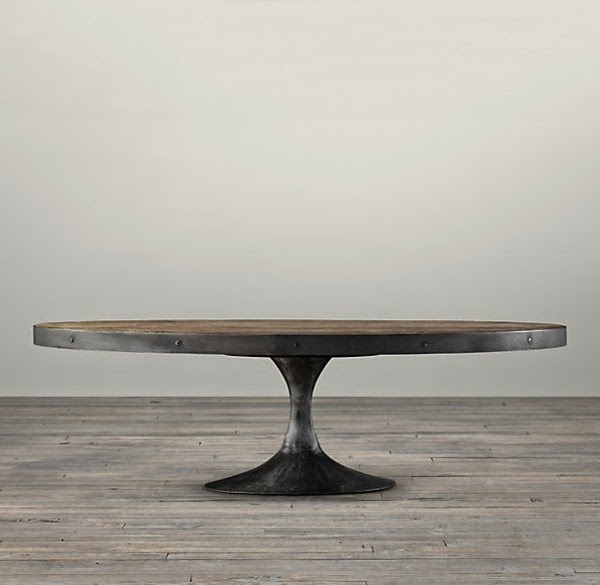 Oval table: a very inspiring piece of furniture!