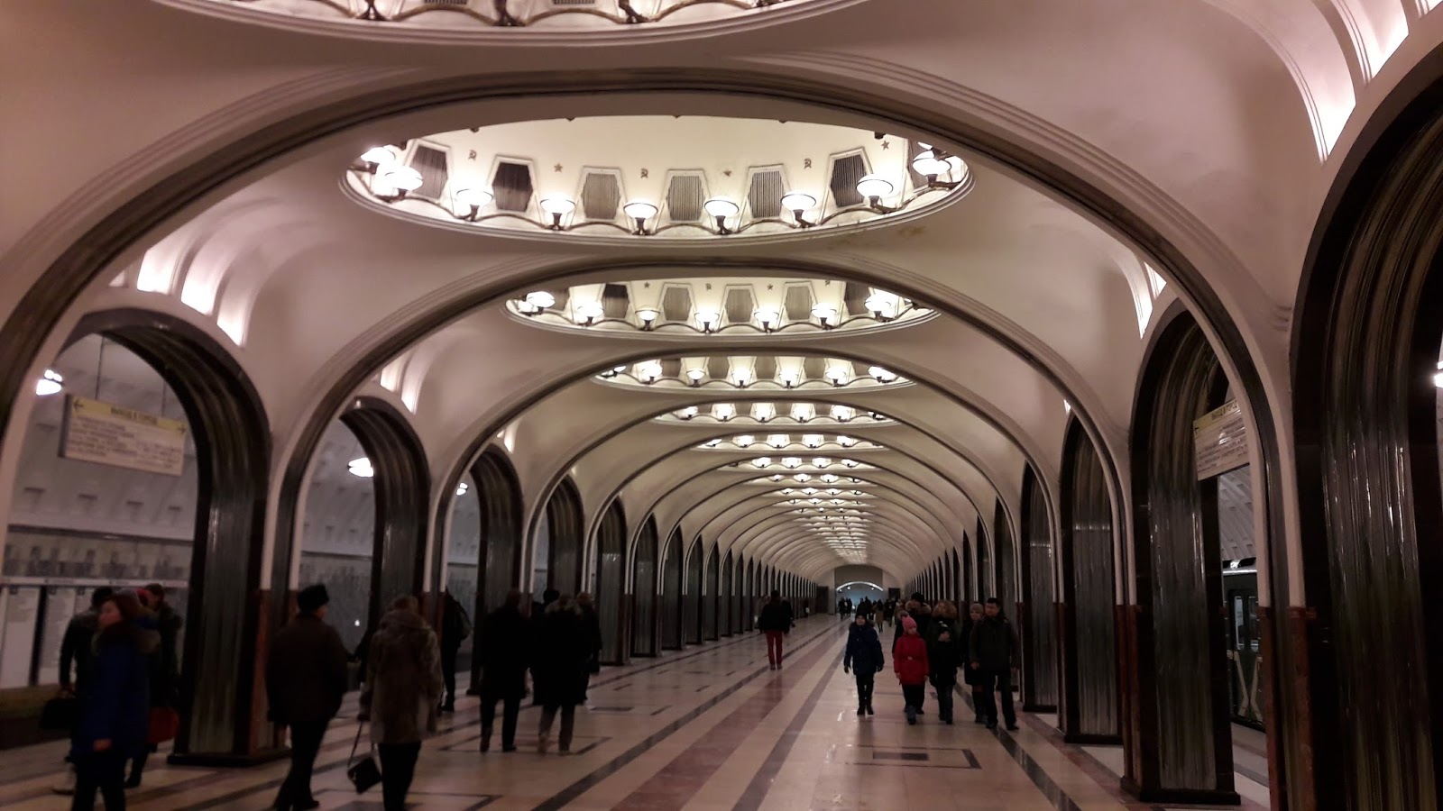 Метро третьяковская внутри