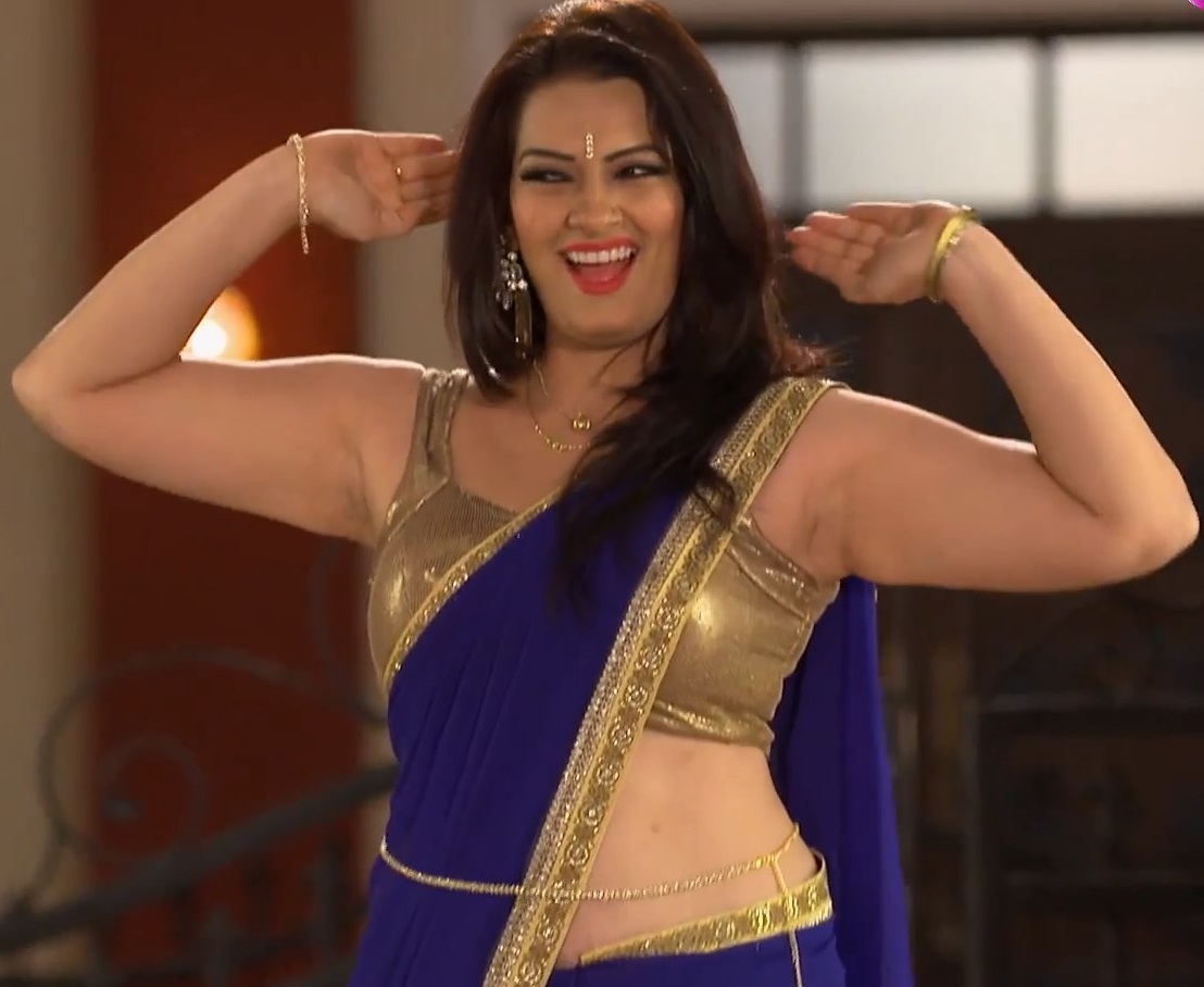 Tv Actress Falguni Rajani Hot Sexy Deep Navel And Boobs In Sleeveless Saree Sa Television