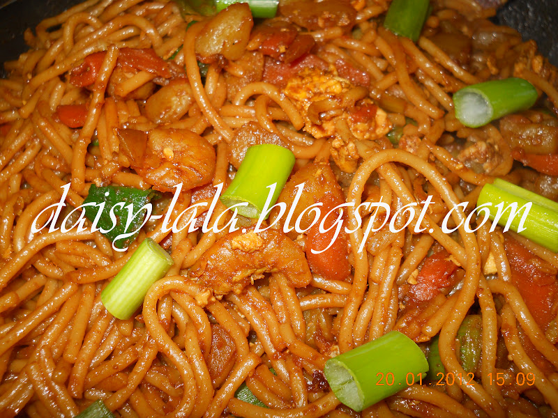 daisy-lala: Spaghetti Goreng Lagi.....