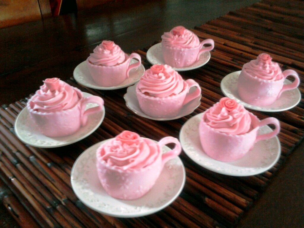 AimeeJo Desserts Tea cup Cupcakes for Lori Edwards