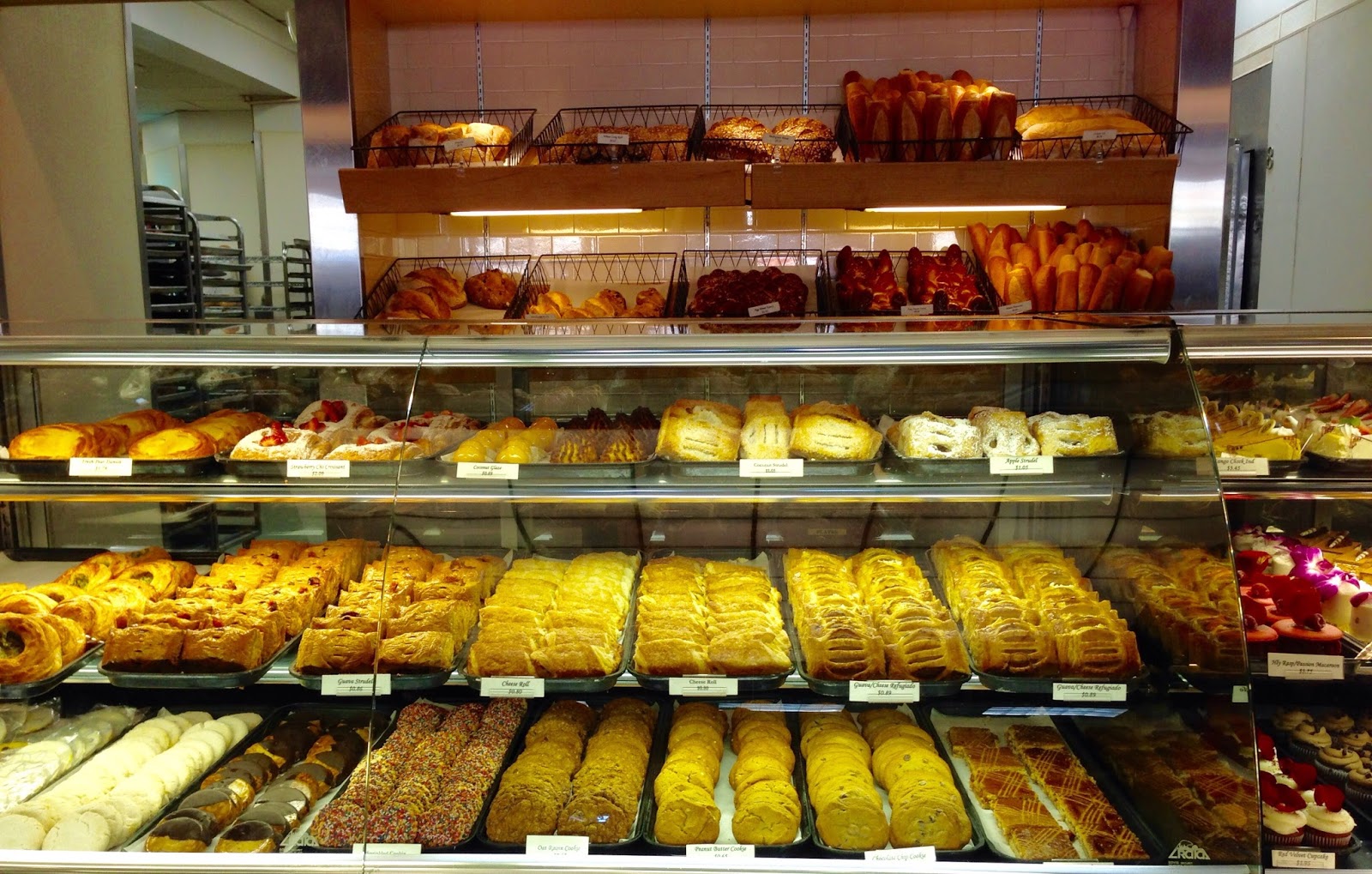 Elaine Travels Porto's Bakery