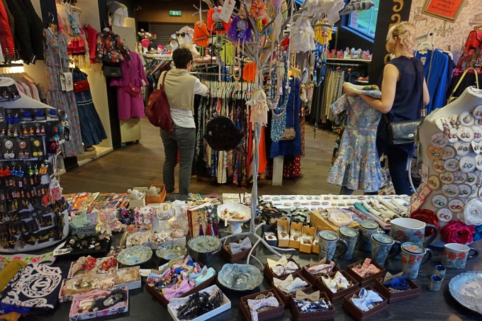 Rotermann City - shoppaile Tallinnan keskustassa - paljon vintagea ja ketjuliikkeitä