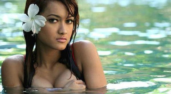 Diberitakan Meninggal, Apakah Penyakit Julia Perez Sudah Begitu Parah ? Diberitakan Meninggal, Apakah Penyakit Julia Perez Sudah Begitu Parah ?