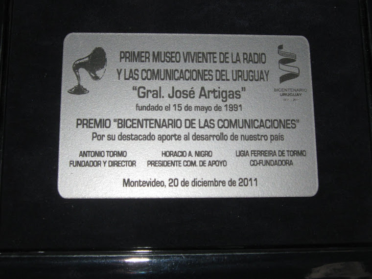 Premio "Bicentenario de las Comunicaciones"  entregado al programa "Proyección a la Antártida"