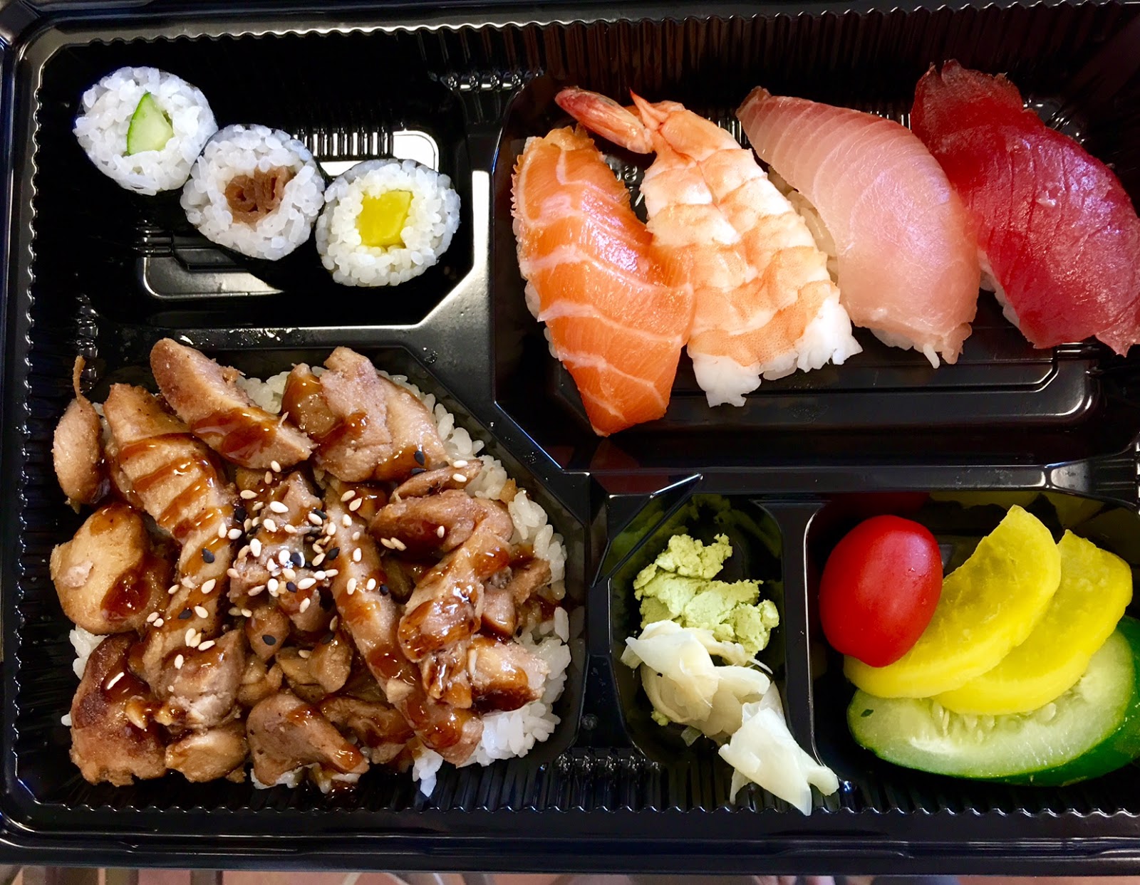 Hawaii Mom Blog Honolulu Sushi