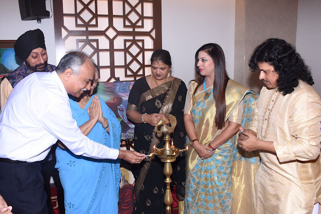 2. Principal Kiran Mangaonkar along with Gurpreet Kaur Chadha, Uma Dhere and Kalinath Mishra lighting the lamp 2. Principal Kiran Mangaonkar along with Gurpreet Kaur Chadha, Uma Dhere and Kalinath Mishra lighting the lamp