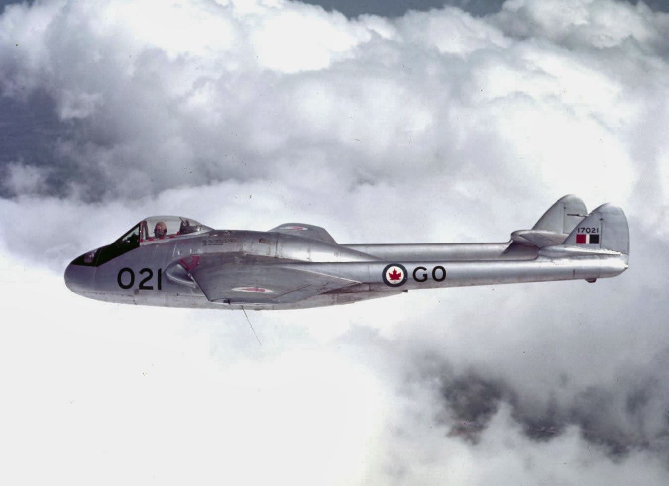 De Havilland Vampire Jet , Vampire et Mistral sous les cocardes – ITVEYB
