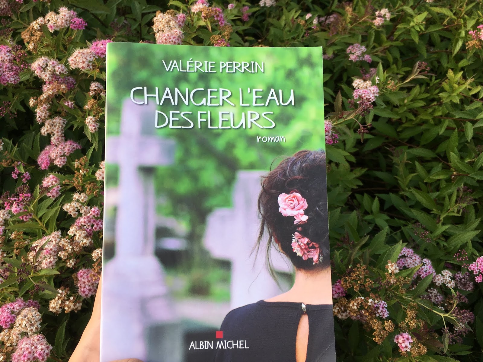 Il Faut Changer L'eau Des Fleurs Theatre My Little Bookish Thought: Changer l'eau des fleurs - Valérie Perrin