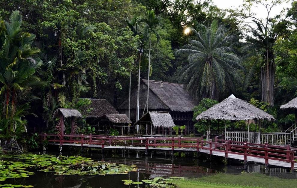 Rumah-rumah Tradisional Di Sabah dan Sarawak ~ Anjung Laman