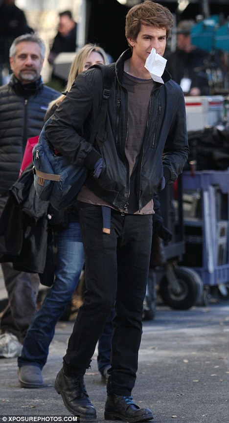 The Reading Gamers: New On Set Photos Of Andrew Garfield And Rhys Ifans