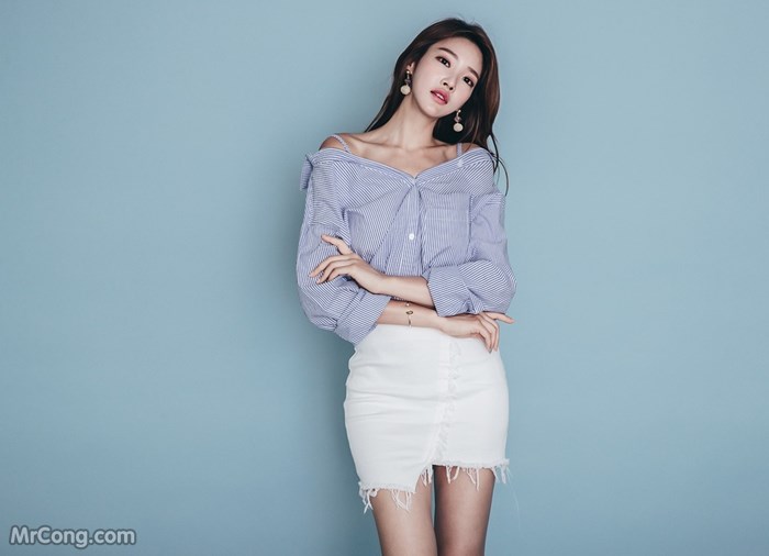 Beautiful Park Jung Yoon in fashion photoshoot in June 2017 (496 photos) photo 2-16