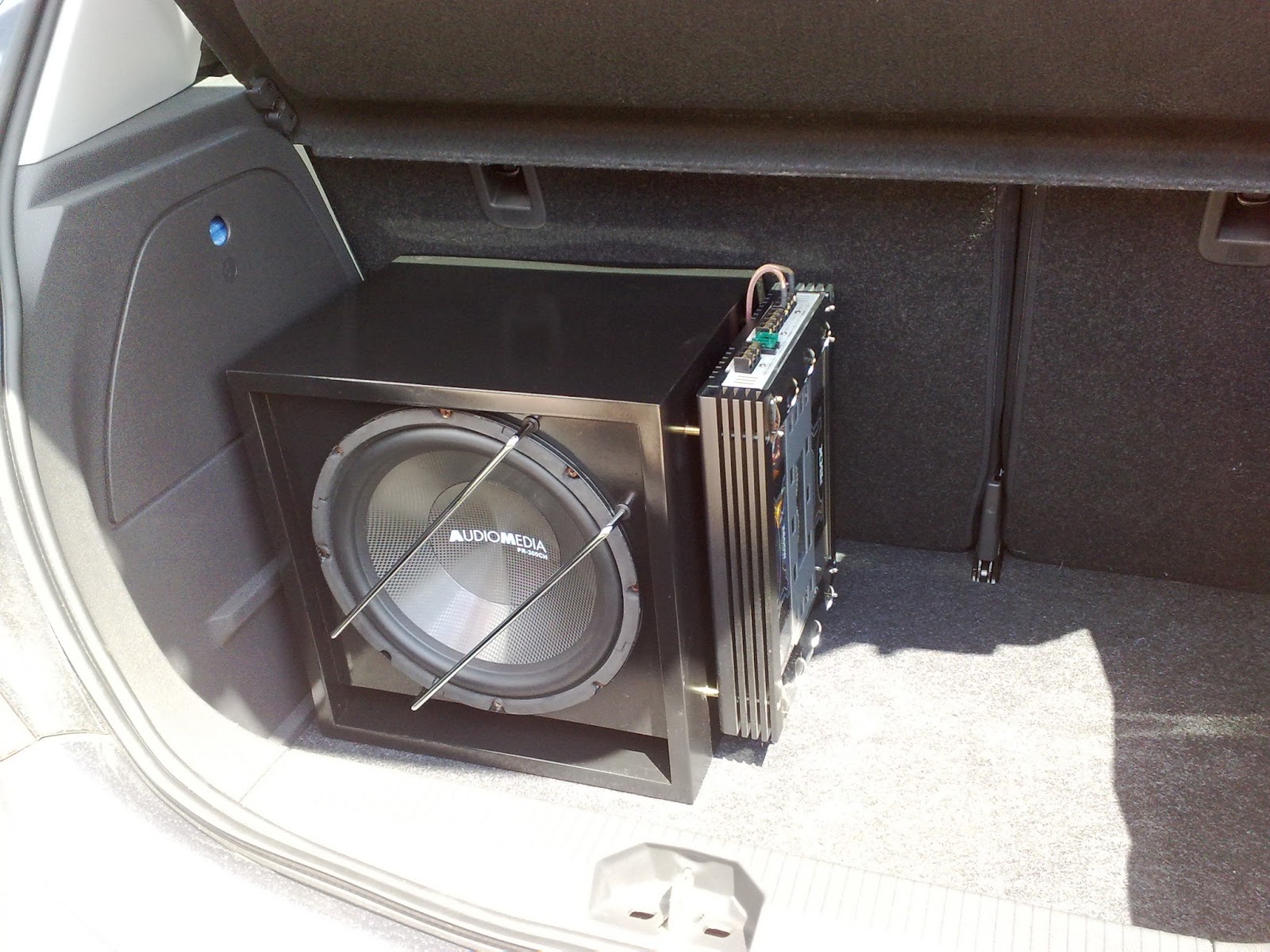 Ketto90 Hi Fi car !: Progettazione e impostazione BAULE per l' impianto  stereo !!
