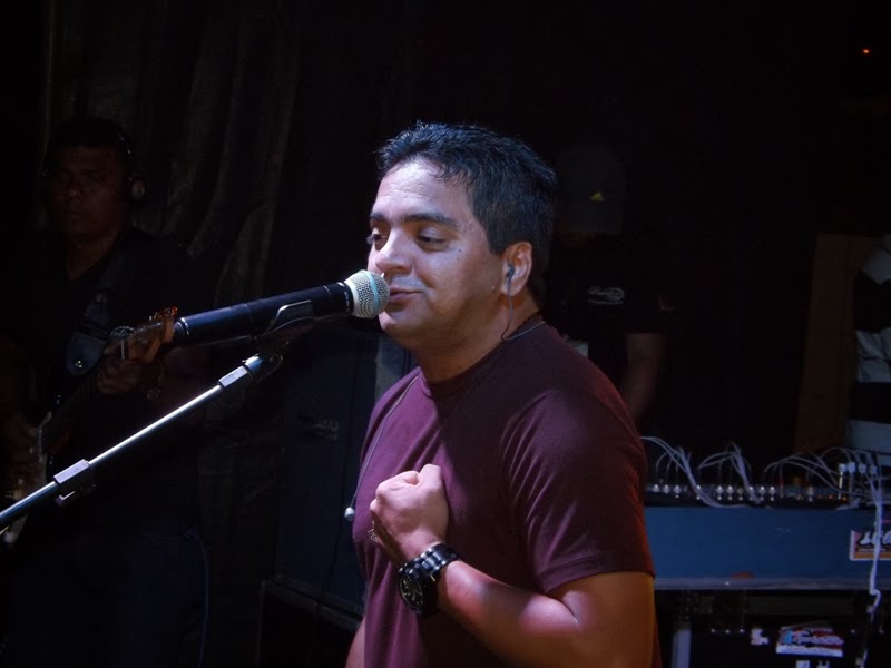 OLHO DE MACAU SHOW DE LAIRTON DOS TECLADOS (MORANGUINHO DO NORDESTE) NA PRAÇA DAS MÃES NESSE