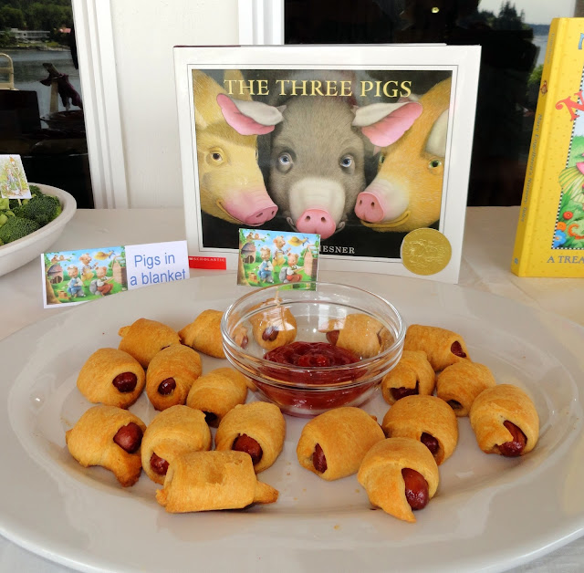 three little pigs in a blanket 