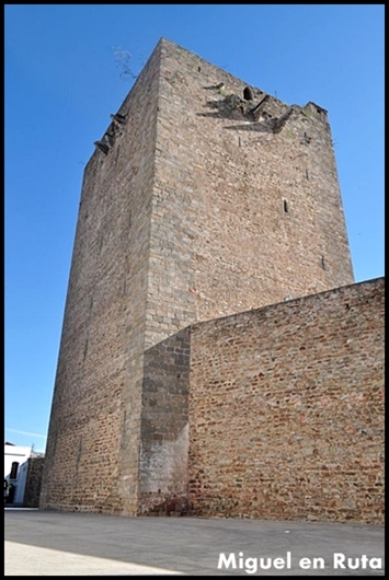 Olivenza-Torre-del-Homenaje