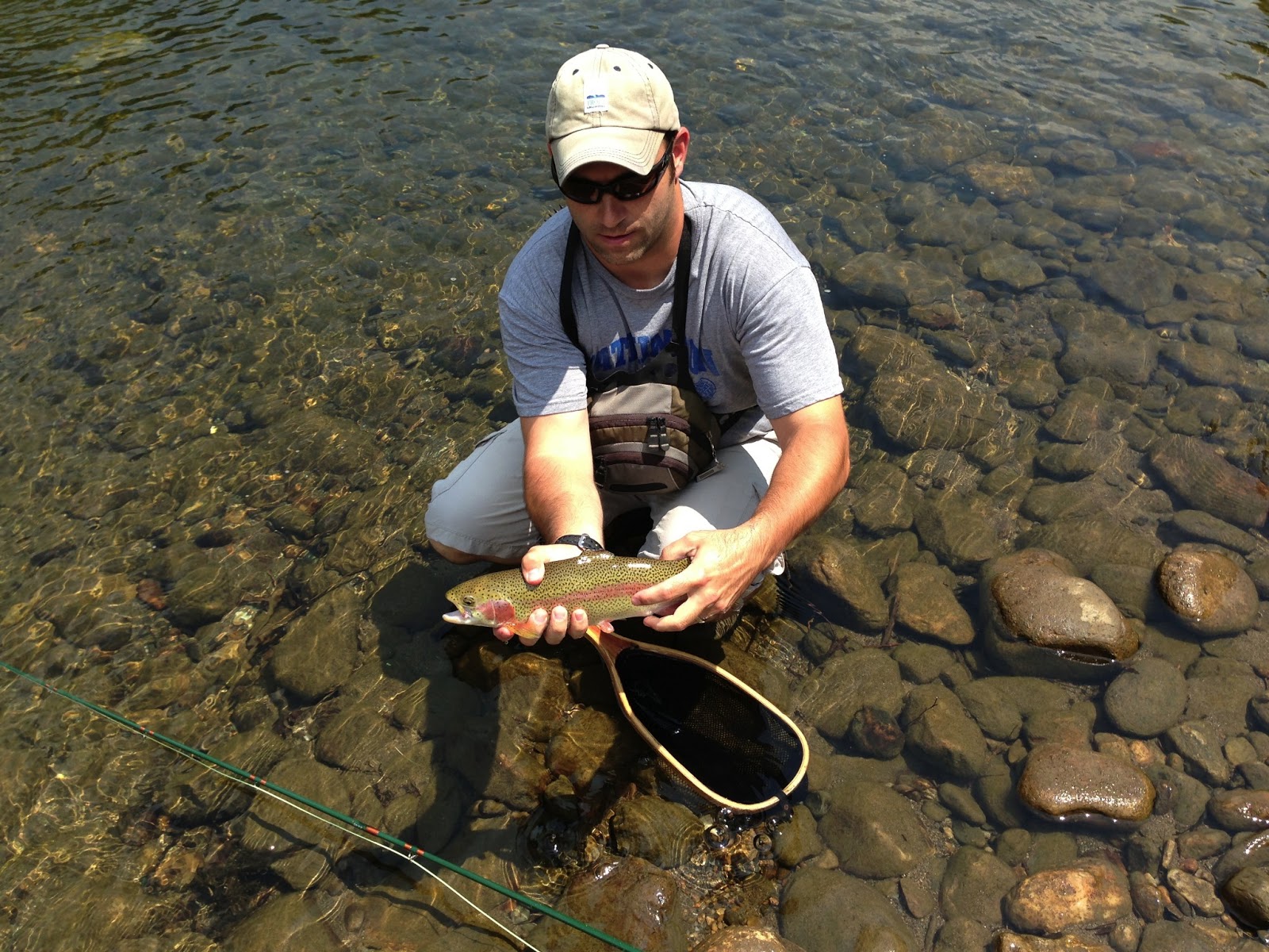 FLY FISHING in NEW ENGLAND DEERFIELD RIVER