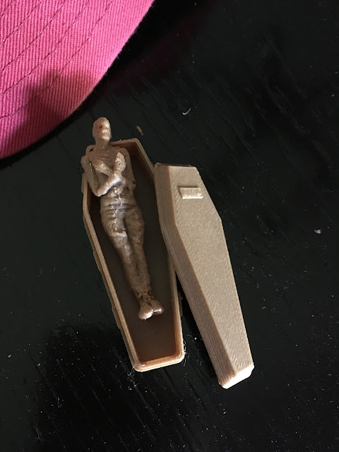 3D printed mummy and coffin via foobella.blogspot.com