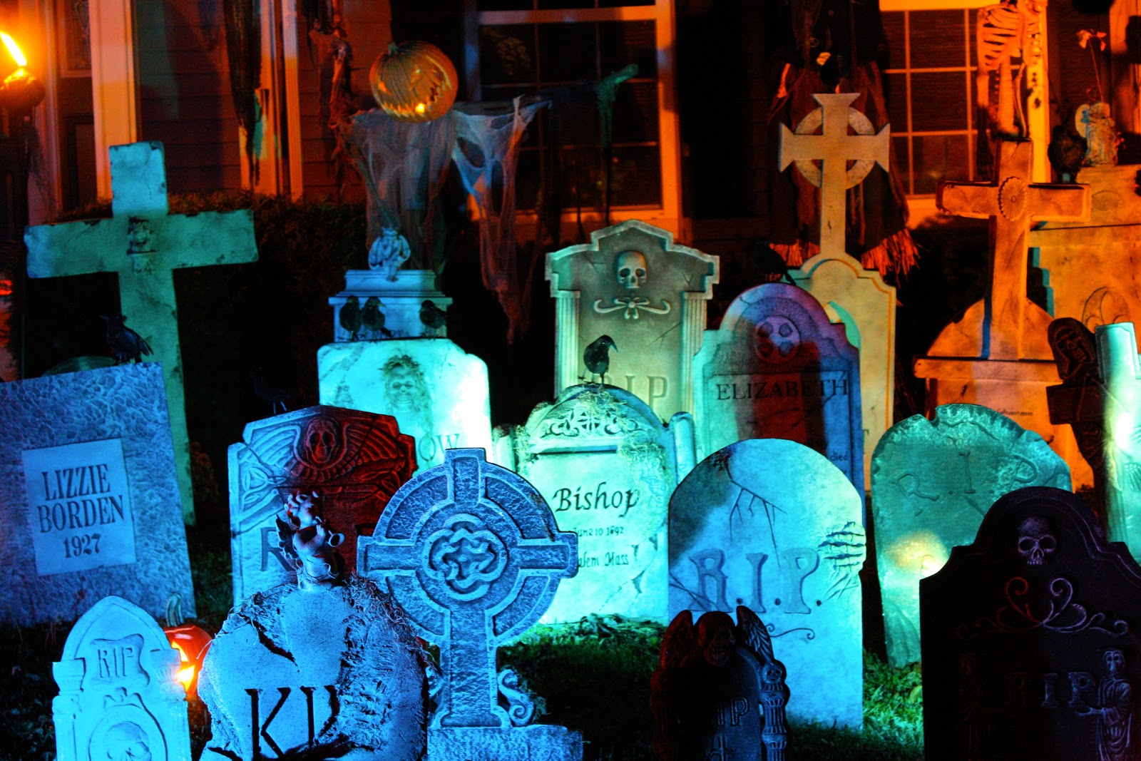 cemetery tours halloween