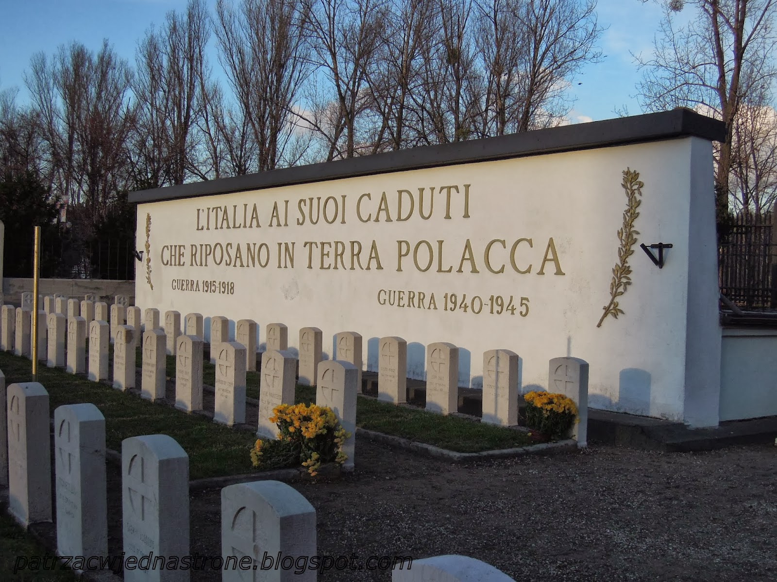 patrząc w jedną stronę: Cmentarz Żołnierzy Włoskich