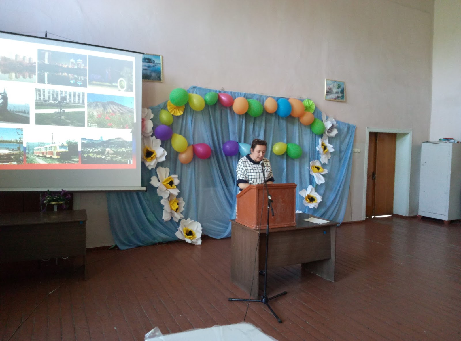 гимназия торез. город торез гимназия школа. школа 24 рассыпное торез выпуск 2001. гимназия торез. гимназия торез.