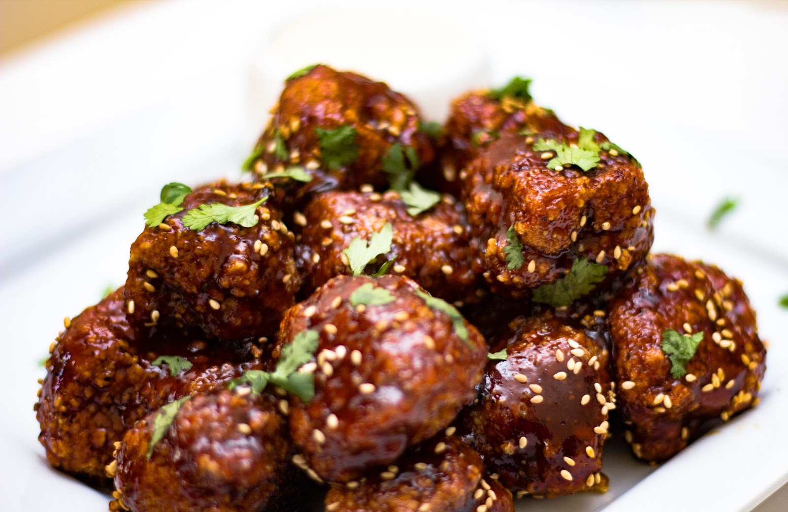 STICKY, VEGAN BBQ CAULIFLOWER WINGS NeoshaLoves