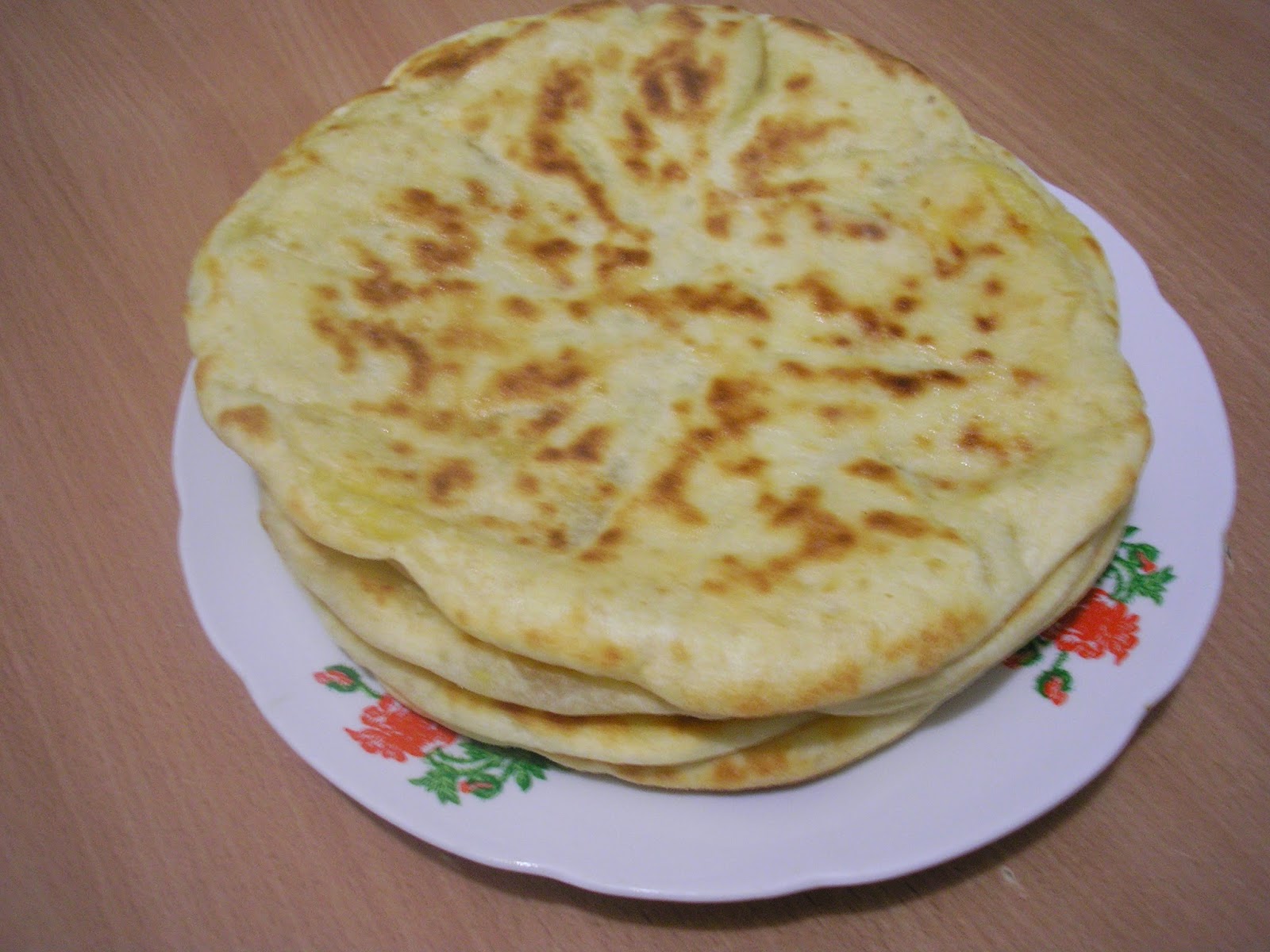 хачапури с сыром на сковороде на кефире. хачапури с мясом на сковороде. хачапури с мясом на сковороде. ленивый хачапури с сулугуни. хачапури с сыром.