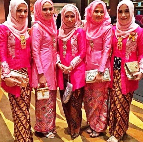Model Baju Seragam Batik Modern Untuk Pesta Pernikahan Model Baju Seragam Batik Modern Untuk Pesta Pernikahan