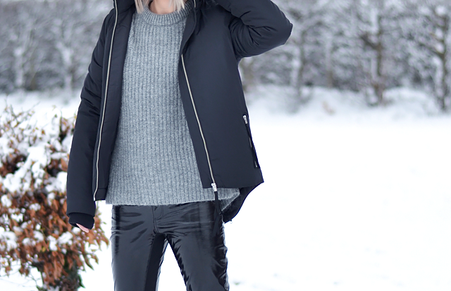 moon boots, snow boots, winter outfit, snow outfit, nike, zara, noisy may, patent trousers, ski outfit
