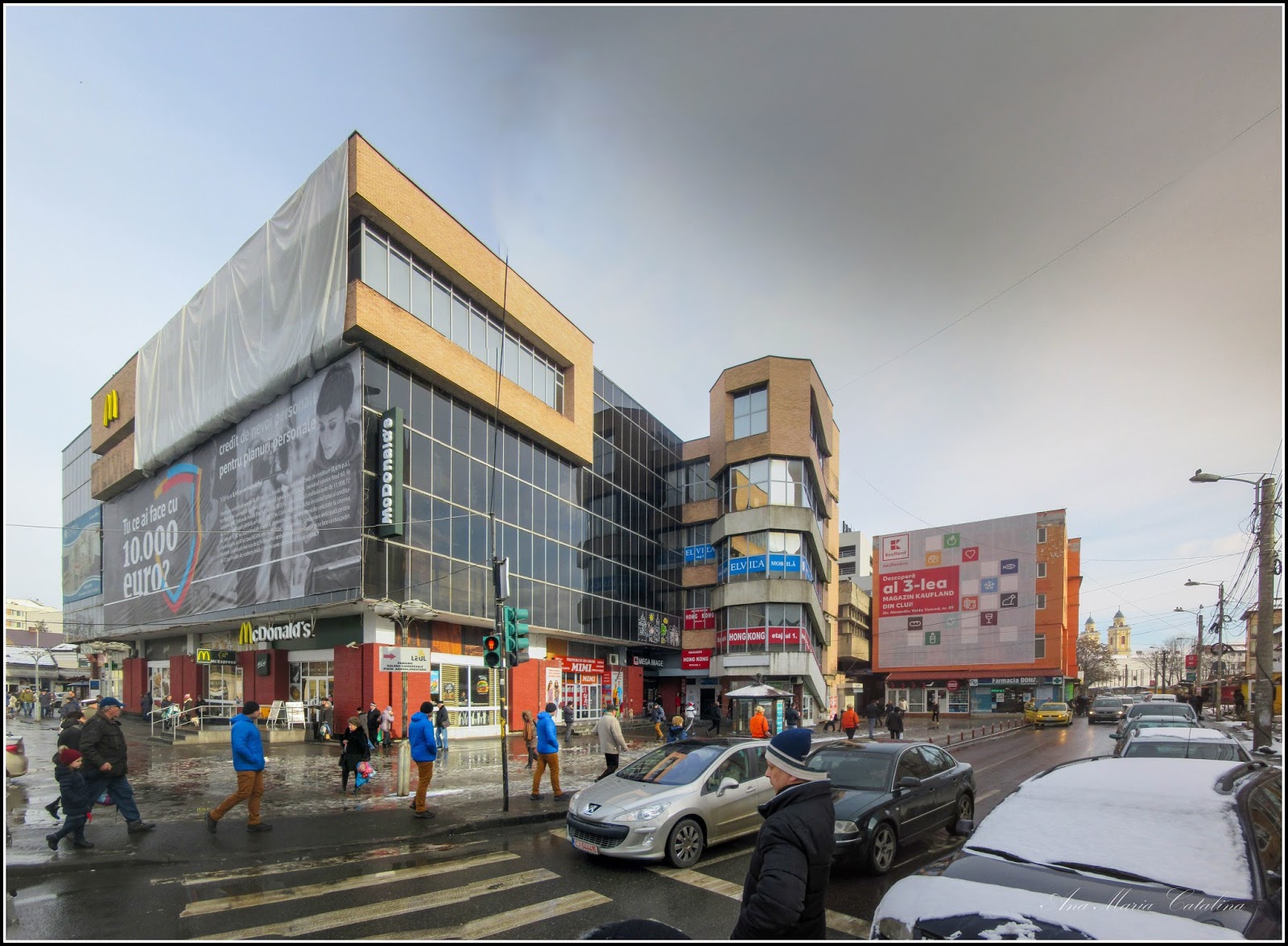 Lumea văzută din Turda ClujNapoca Piata Mihai Viteazul