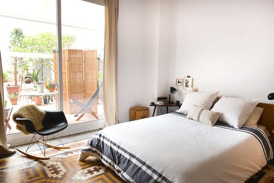 ¿Cansada de tu Mesilla Hemnes de Ikea? Enhorabuena! Estas llegando la madurez Deco ¿Cansada de tu Mesilla Hemnes de Ikea? Enhorabuena! Estas llegando la madurez Deco
