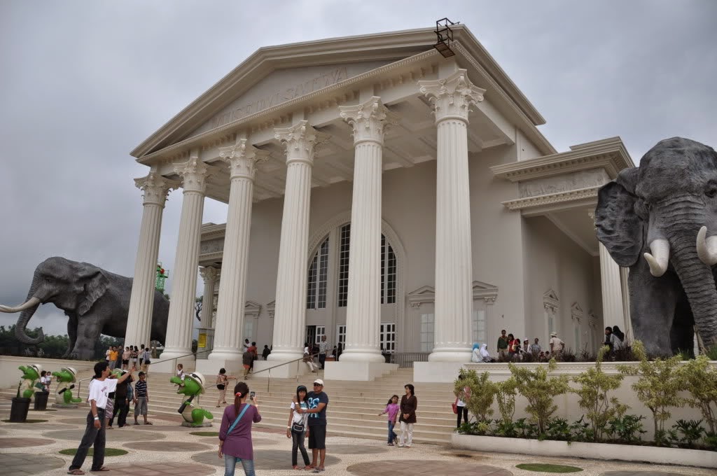 Jatim Park 2 (Secret Zoo) + Museum Satwa Jatim Park 2 (Secret Zoo) + Museum Satwa