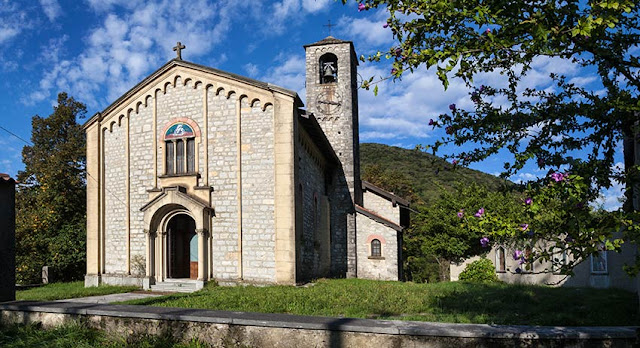 Arcumeggia: chiesa di S. Ambrogio Arcumeggia: chiesa di S. Ambrogio