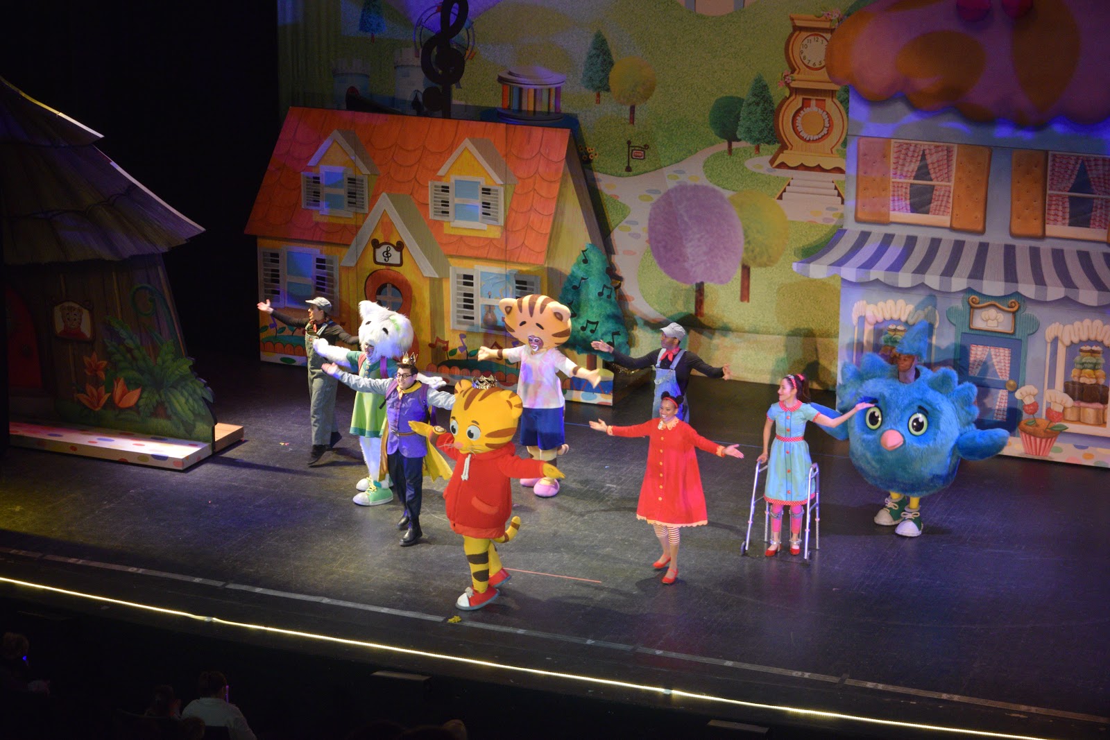 Daniel Tiger Live. ~ A Day with the De Jongs