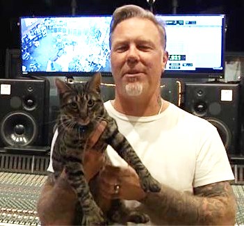 James Hetfield Foto de James Hetfield con una mascota