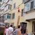 Viral: Amante que escapaba quedó colgada en los cables de luz