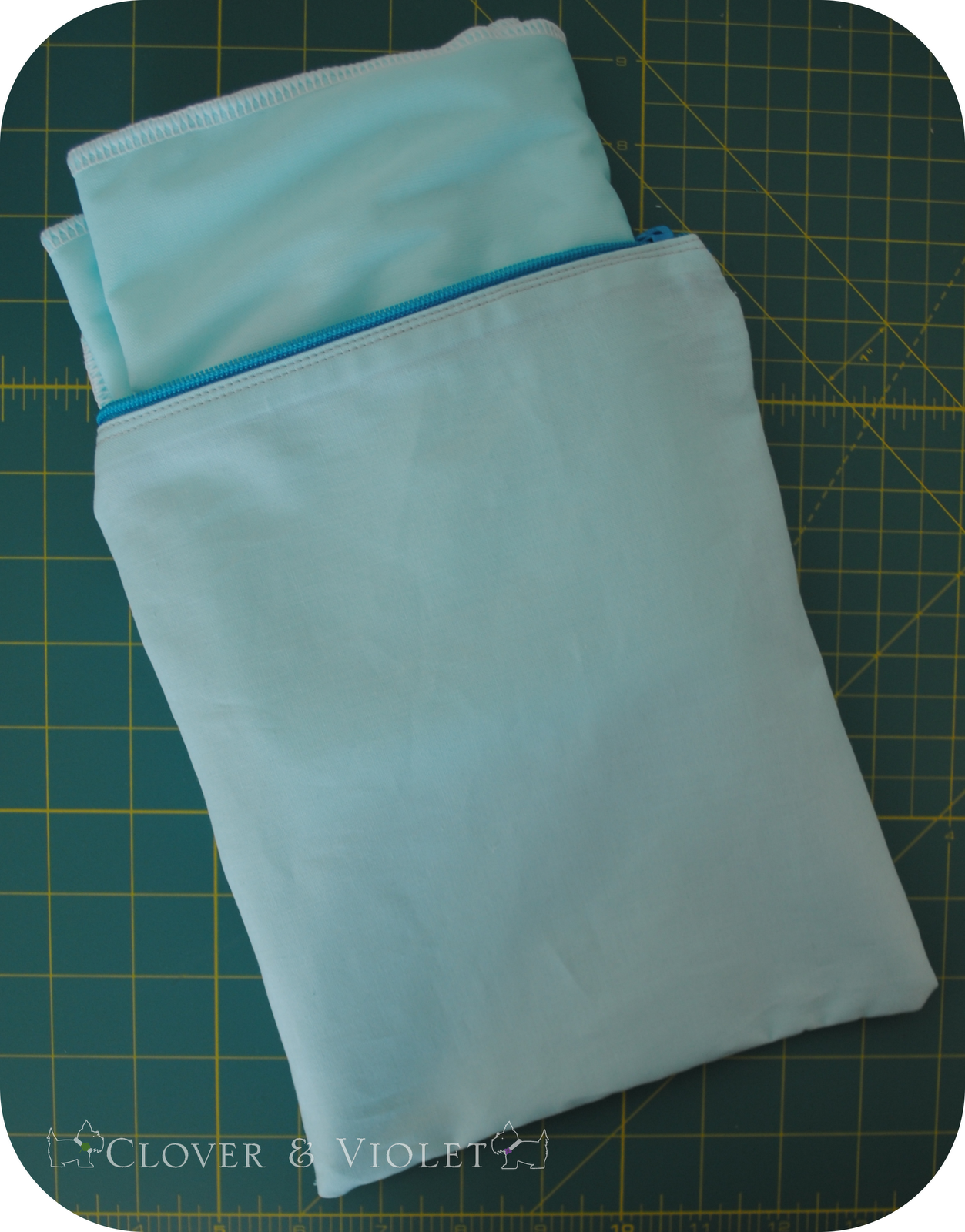 French Seam Zipper Pouch (A Tutorial) Clover & Violet
