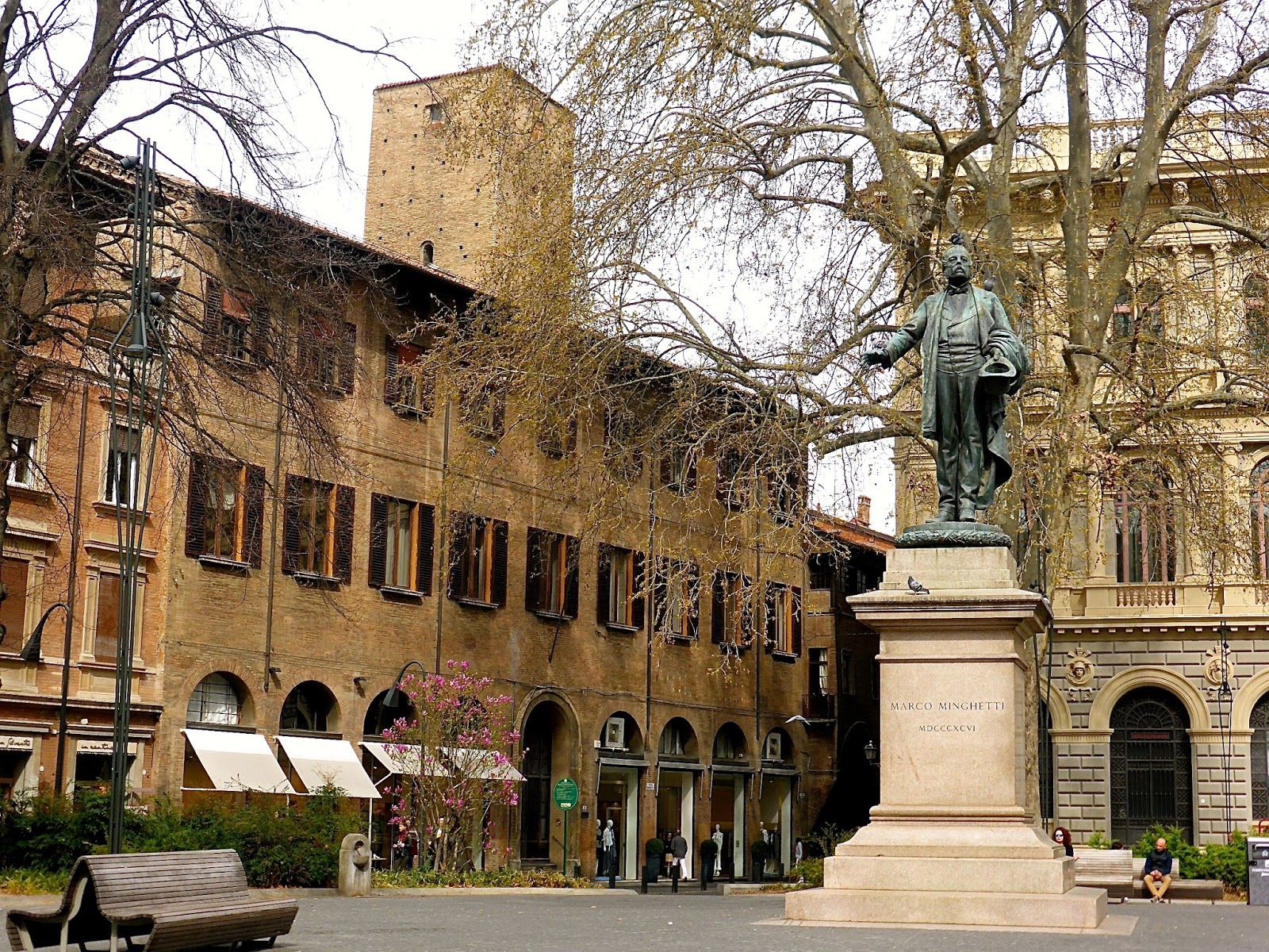 Facciamo un giro in centro? PIAZZA MINGHETTI