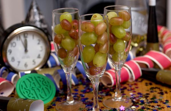 12 winogron zwyczaje przesądy sylwestrowe i noworoczne
