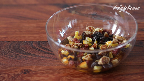 dailydelicious: Fruit Rum Cake: Delicious liquor cake!