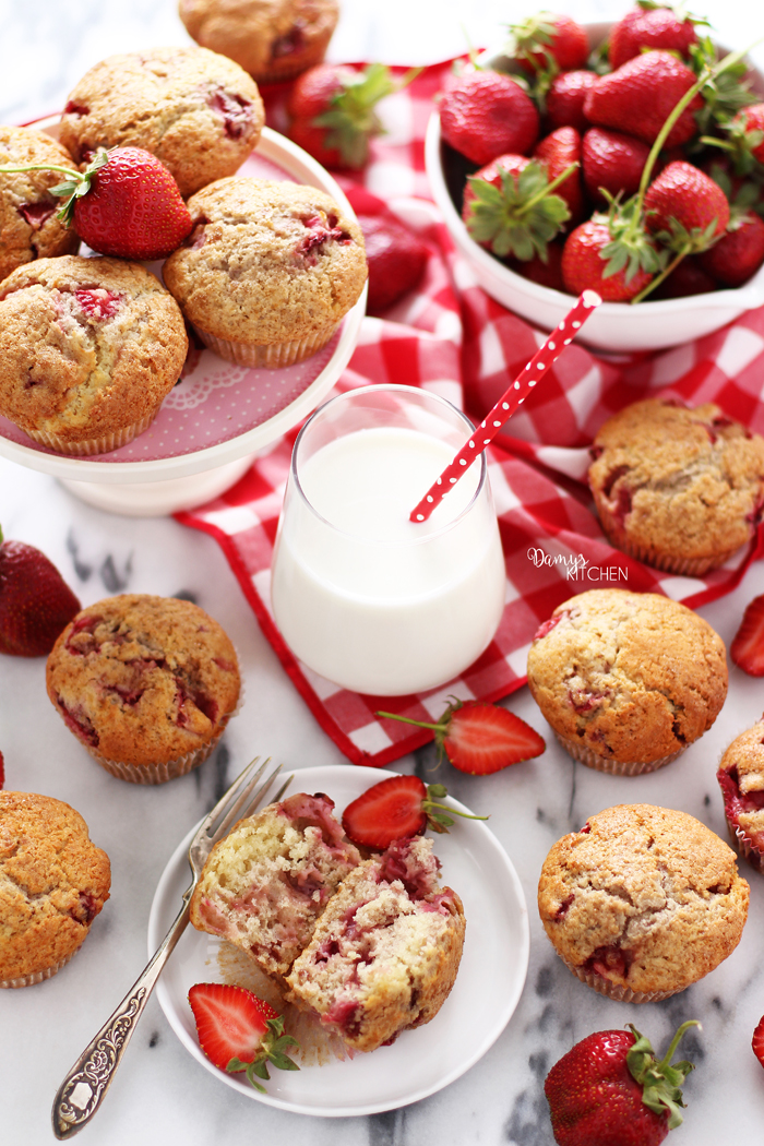 ÇİLEKLİ PAMUK MUFFIN Damy's Kitchen