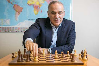 Garry Kasparov veut former un million d’enfants africains aux échecs