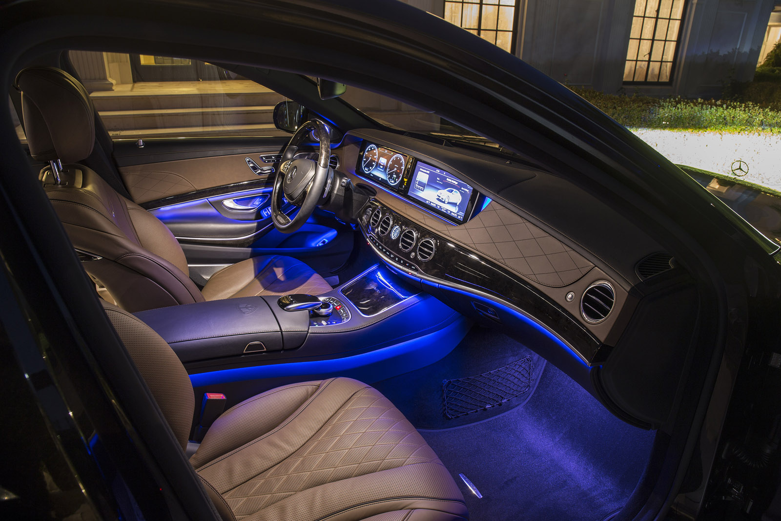2018 Mercedes-Maybach S650 Sedan Gets AMG's Big Torquey ...