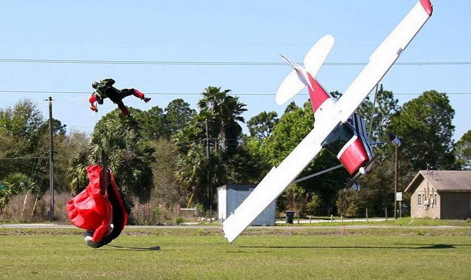 ECTCNews PICTURED Dramatic pictures show moment a skydiver survived a
