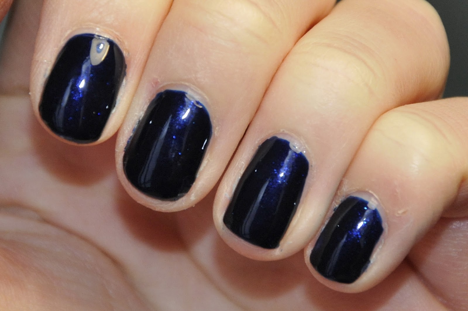 Marine Magpie Vernis Kiko 265 Bleu Satin