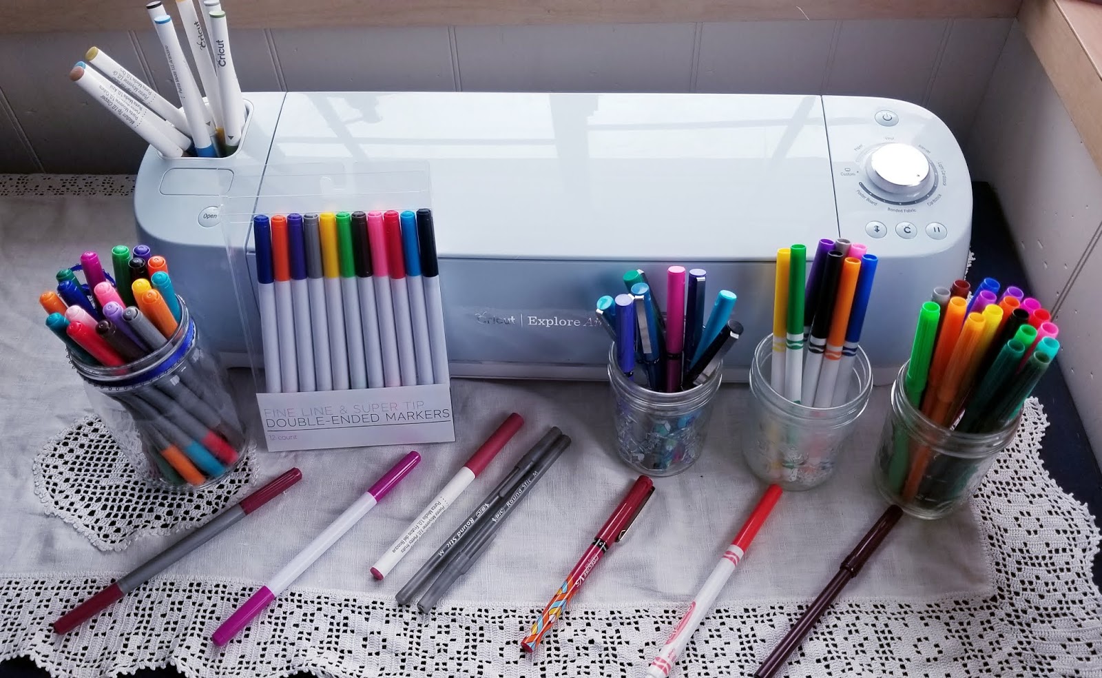 REALIKE Metallic Pens for Cricut Maker 3/Maker/Explore 3/Air 2/Air,  Multicolor Marker Pens Set of 12 Pack Drawing Coloring Pens Compatible with  Cricut
