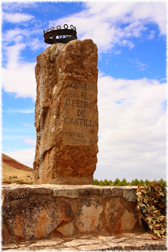 Monolito conmemorativo lugar muerte Pedro I de Castilla