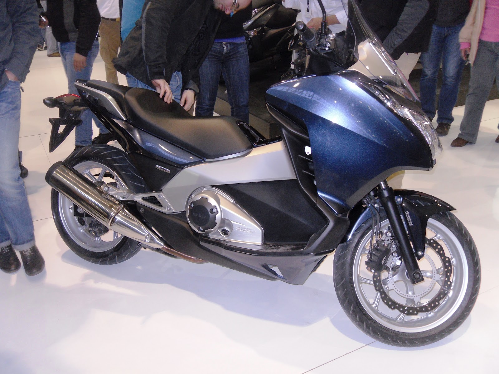 GOSTOdeSCOOTERS: Honda Integra 700, moto, scooter, ou 2 em 1?